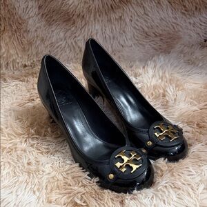 Tory Burch Black Patent Leather Logo Heels | Classic Gold Medallion